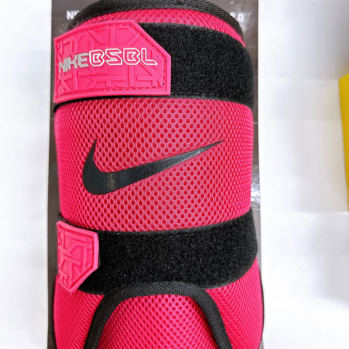 ☆希少☆ 新品 NIKE ナイキ レッグガード ピンク ブラック