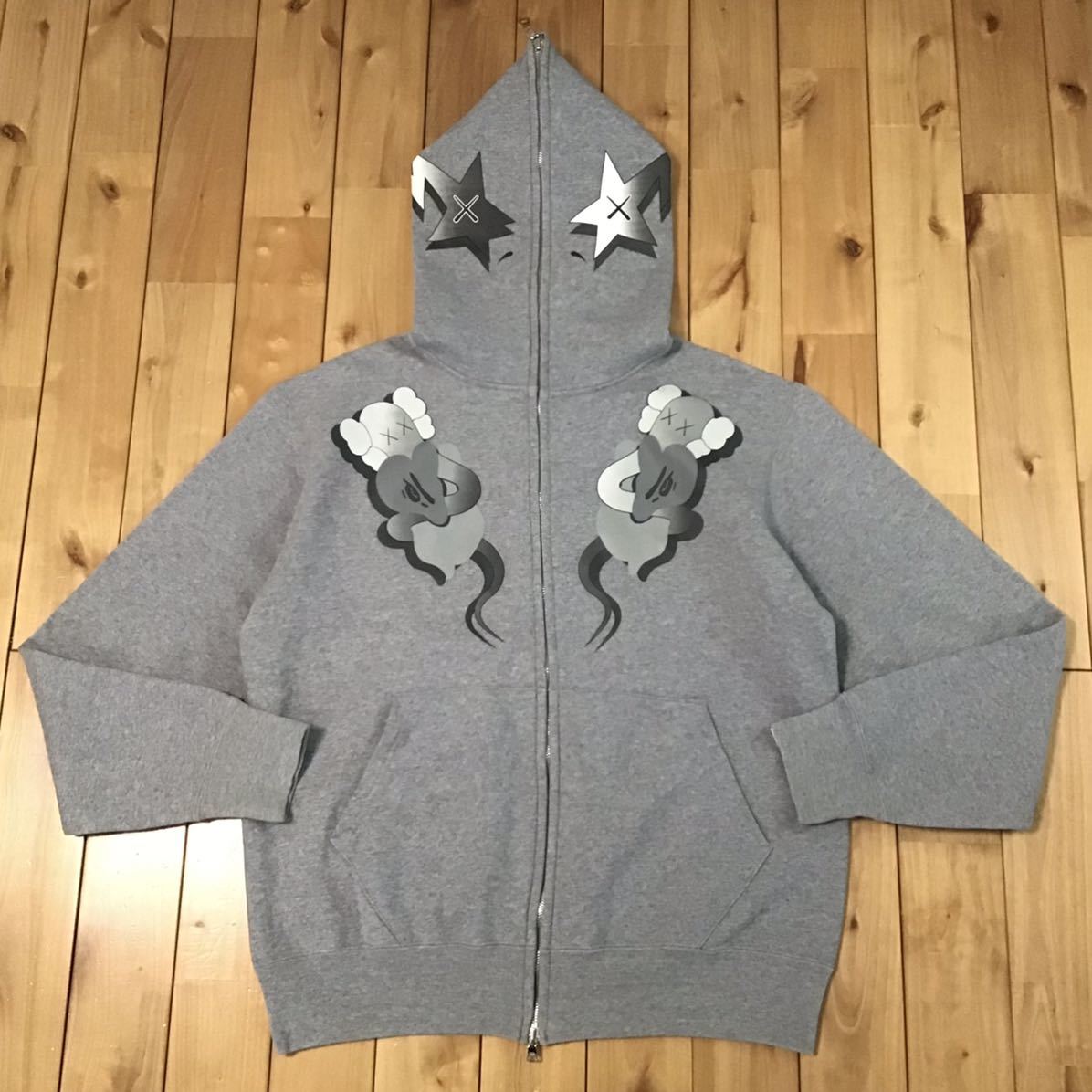 ☆美品☆ KAWS × BAPE STA bendy パーカー Mサイズ a bathing ☆美品☆ KAWS × BAPE STA bendy パーカー Mサイズ a bathing