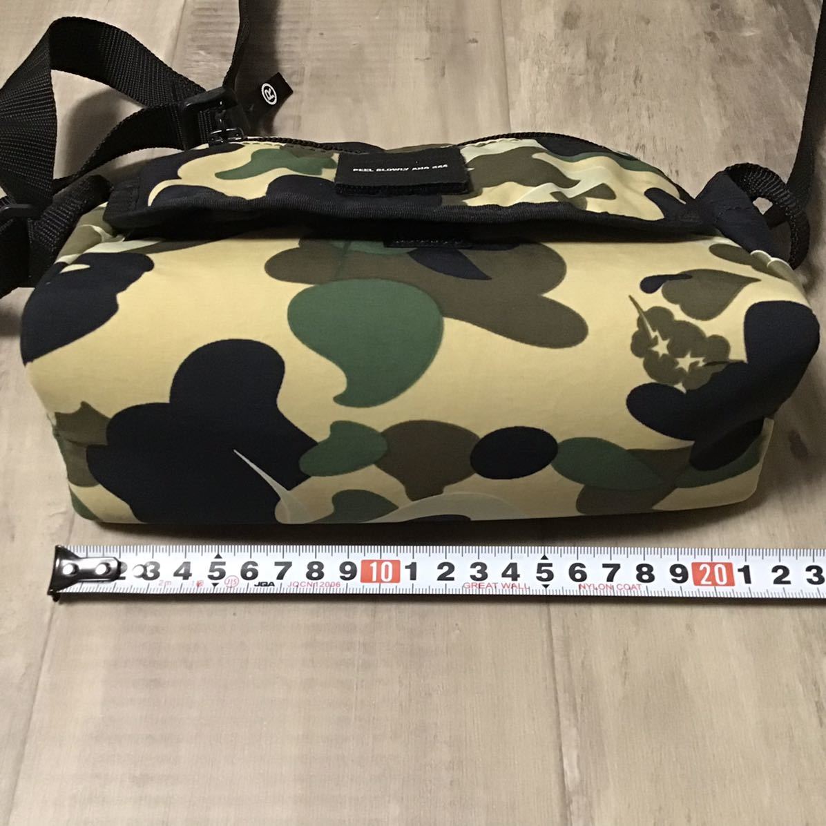 ★激レア★ kaws bendy 1st camo yellow ショルダー バッグ a bathing ape BAPE bag カウズ エイプ ベイプ アベイシングエイプ 迷彩 w38