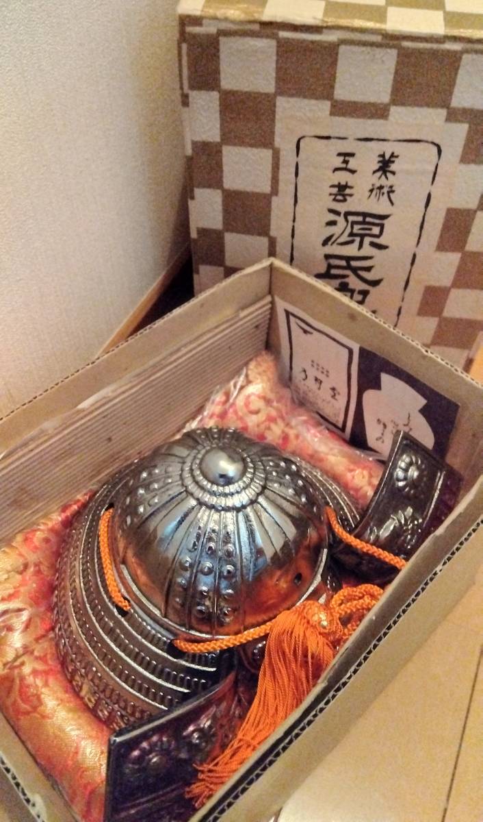 送料無料 源氏 兜 レトロ レア 年代物 置物 飾り物 陶器 磁器 インテリア 古い 重い_画像5