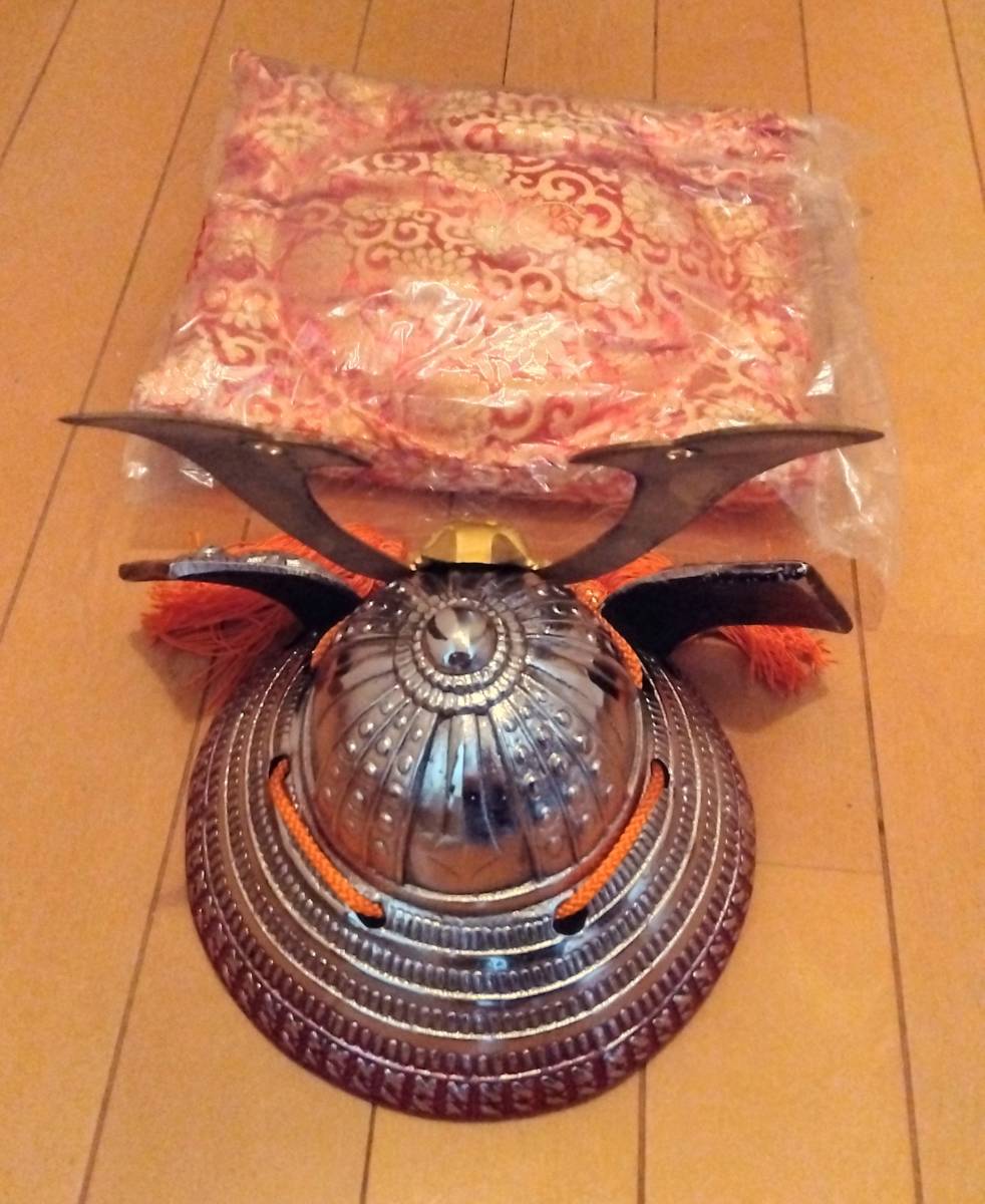 送料無料 源氏 兜 レトロ レア 年代物 置物 飾り物 陶器 磁器 インテリア 古い 重い_画像4