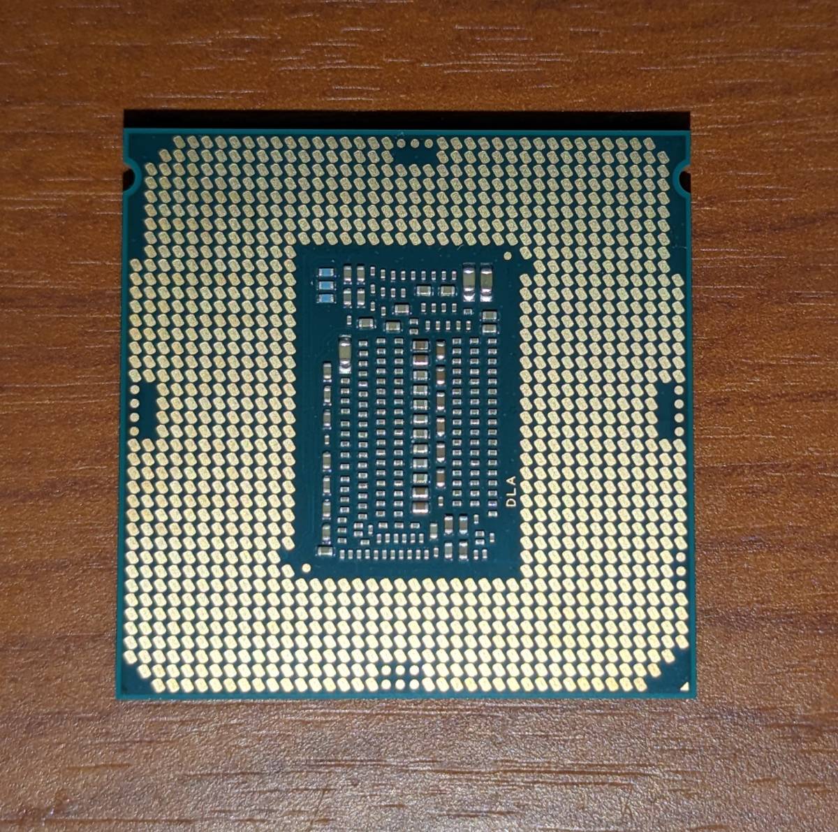 INTEL Core i9 - 9900KF 3.6 GHz 16MB キャッシュ 8コア/16スレッド