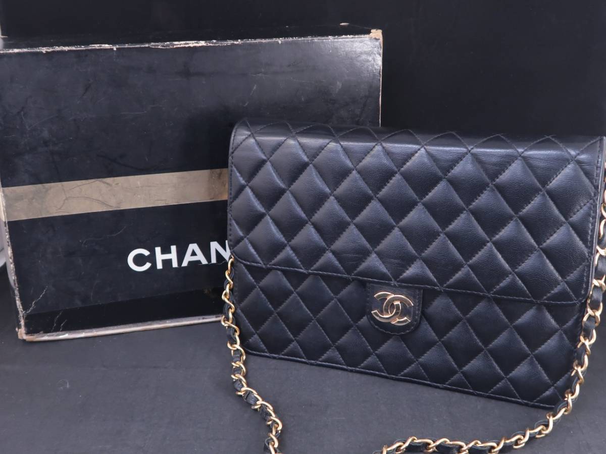 CHANEL シャネル マトラッセ プッシュロック ラムスキン チェーン