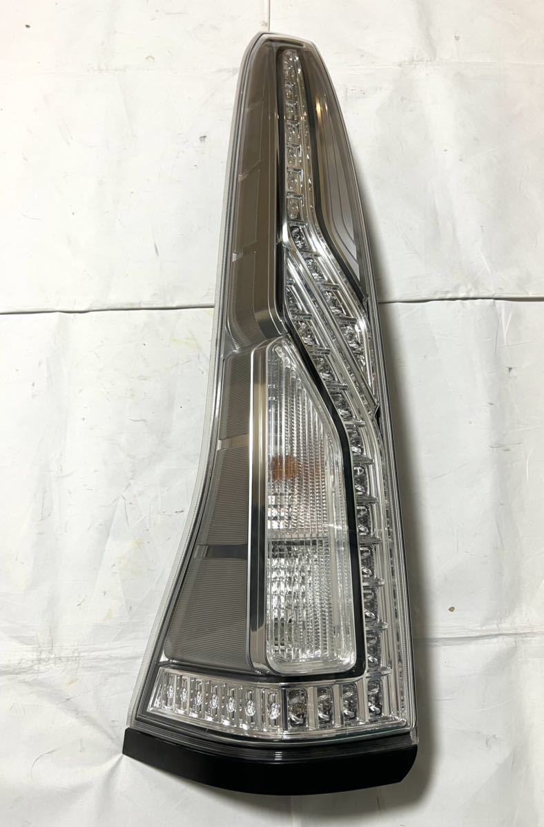 C26セレナ 後期用右側テールレンズ 激安直営店 nods.gov.ag