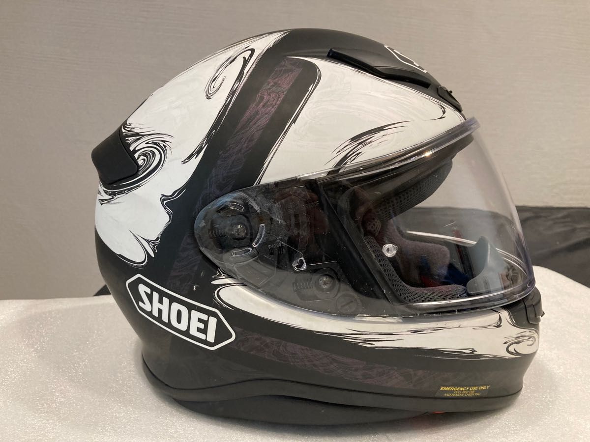 角度によって浮き出るスカルが カッコイイ 】SHOEIヘルメットZ-7 角度によって浮き出るスカルが カッコイイ 】SHOEIヘルメットZ-7