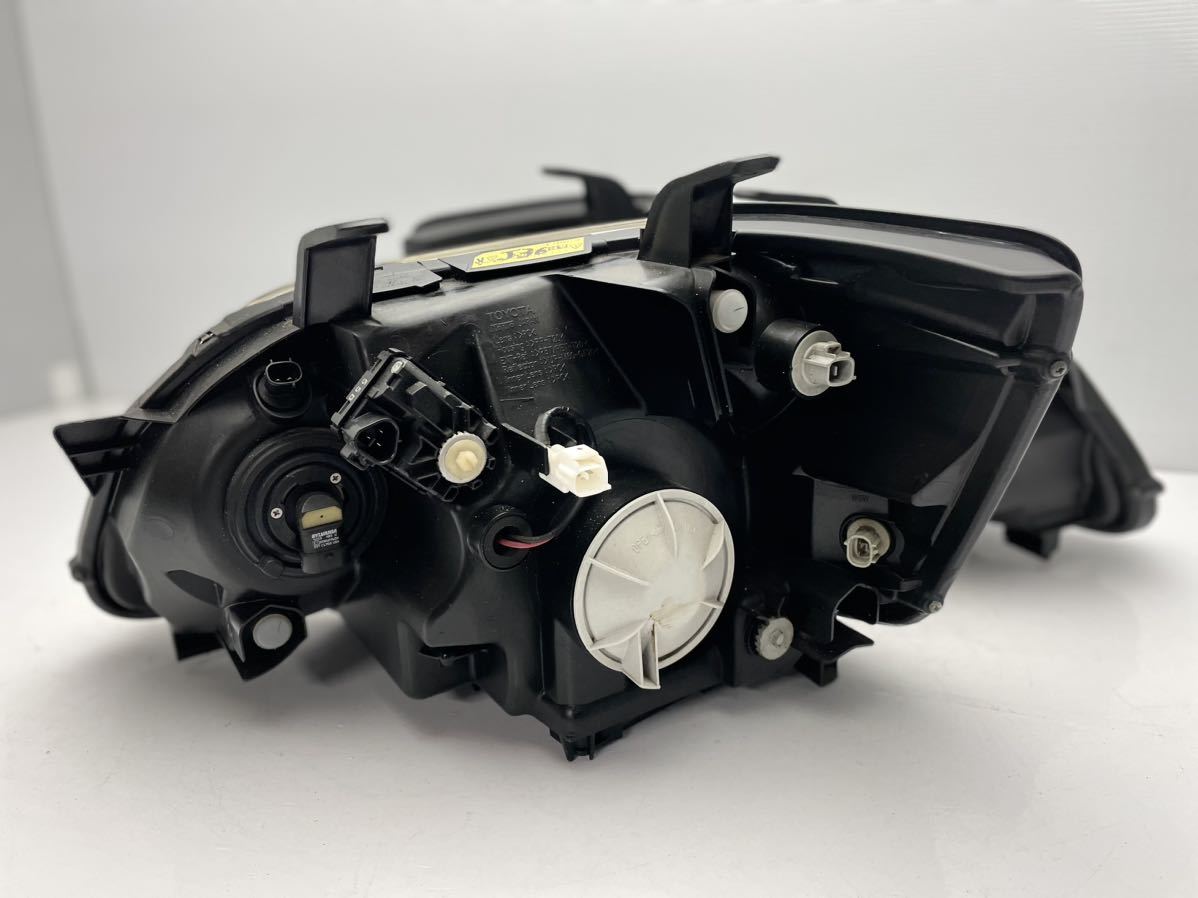 美品 ノア NOAH AZR65 AZR60系 後期 ヘッドライト 左右 セットKOITO 28