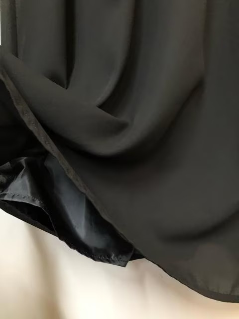 新品☆4L喪服礼服ブラックフォーマル黒マント風デザインワンピース☆s300