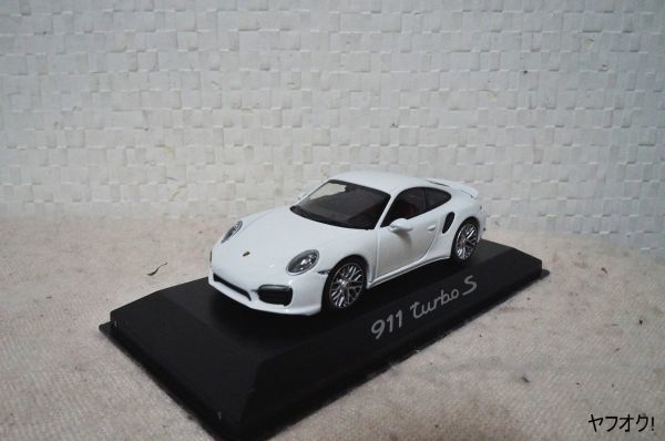 良好品】 911 ポルシェ ターボS 白 ミニカー 1/43 乗用車 - ceagic.com.br
