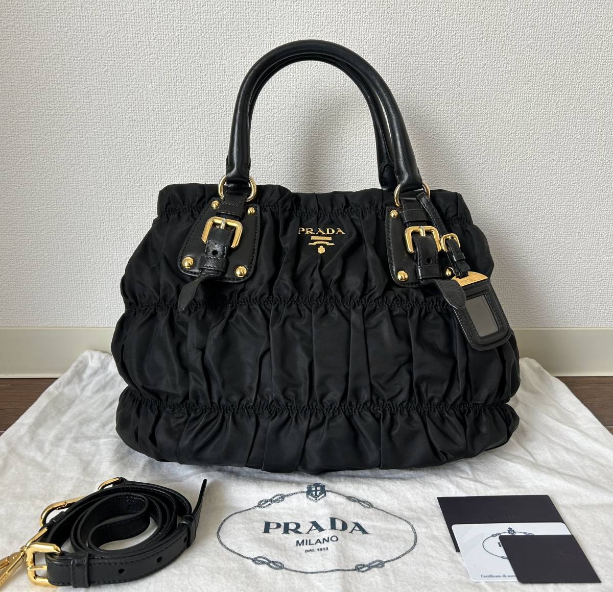 ポンパドー ビター プラダ ハンドバッグ美品 ギャザーバッグ - 通販
