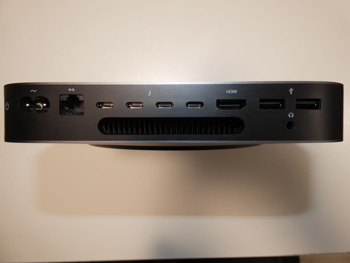 Mac mini 2018 Core i3 メモリ32GB SSD128GB ホワイト系 PC/タブレット