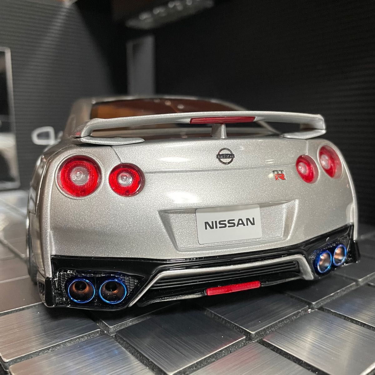 京商 1/18ニッサン GT-R R35 プレミアム エディション(カスタム