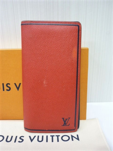 LOUIS VUITTON ルイ・ヴィトン M63437 ポルトフォイユ ブラザ 二つ折り 長財布 赤 タイガ レザー ※イニシャル入り a_画像1