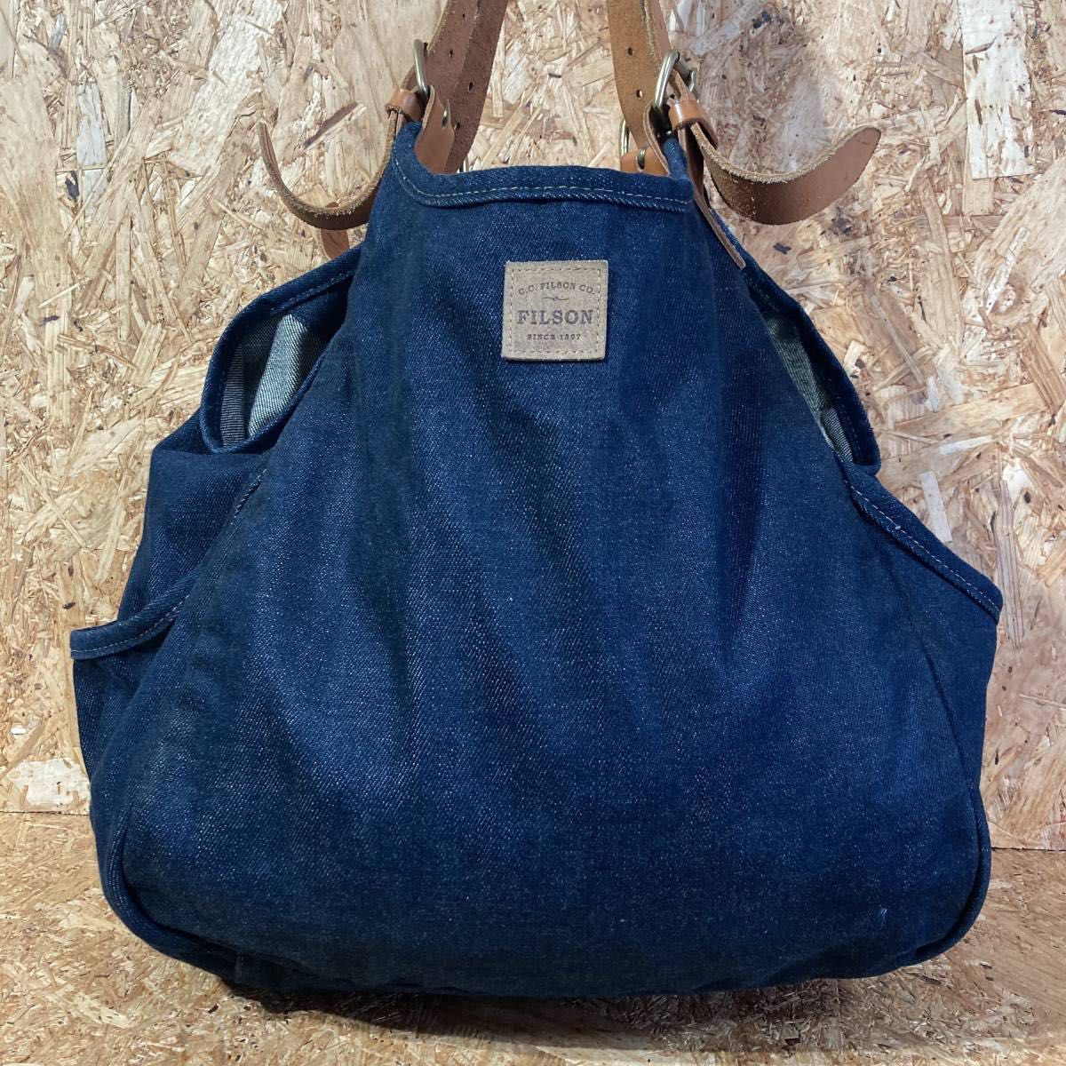 FILSON MADE IN USA レザー インディゴ デニム トート FILSON MADE IN USA レザー インディゴ デニム トート