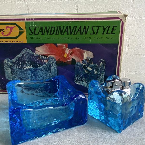 美品 ヴィンテージ Ice Glass TABLE LIGHTER&ASH TRAY アイスグラス ライターと灰皿のセット コバルトブルーSCANDINAVIAN STYLE 箱入保管品の画像1
