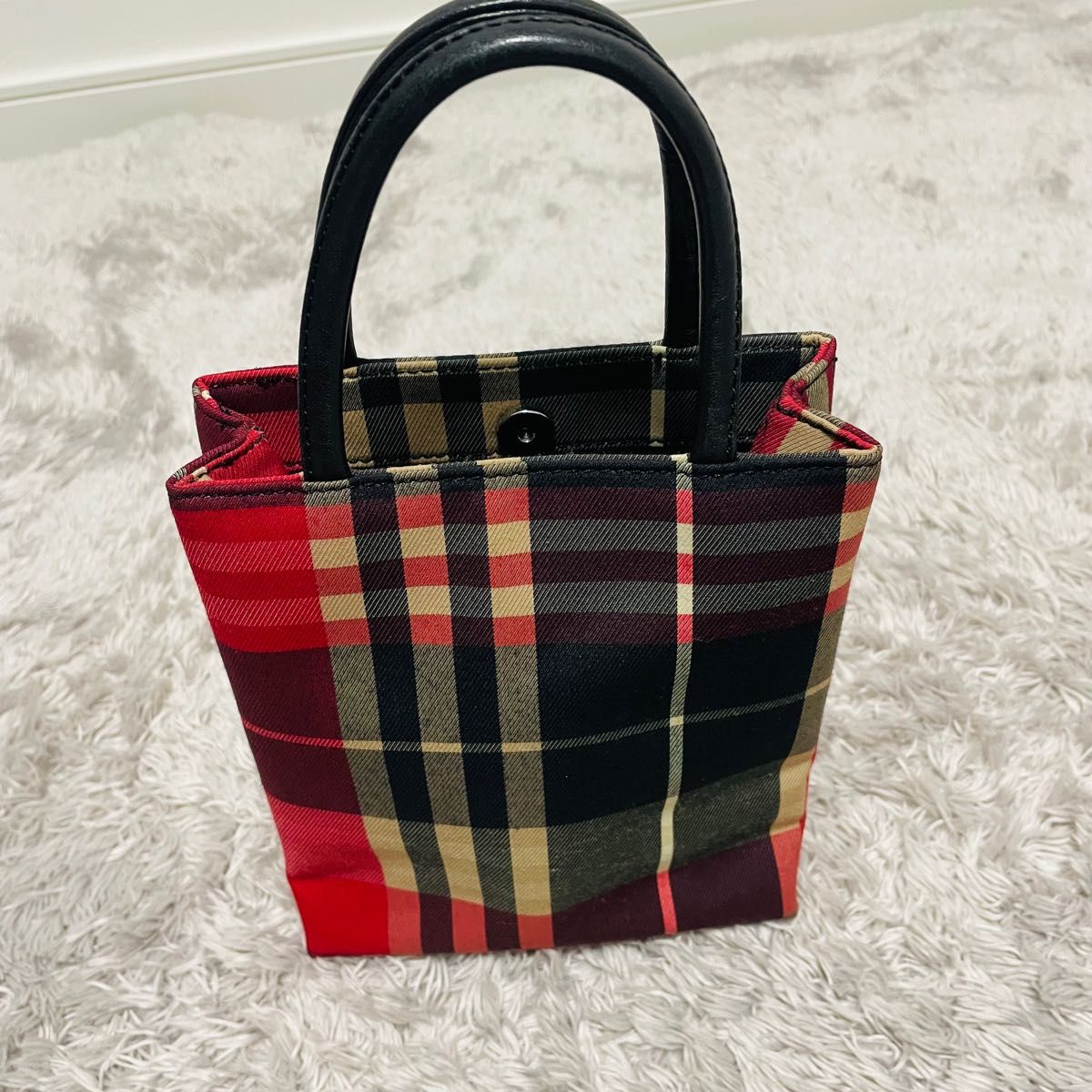 BURBERRY トートバック ミニサイズ ノバチェック レッド 男性に人気