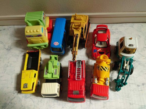 【ジャンク扱い】おもちゃ 車 9台 セット まとめて ミニカー 工事車両など_画像2