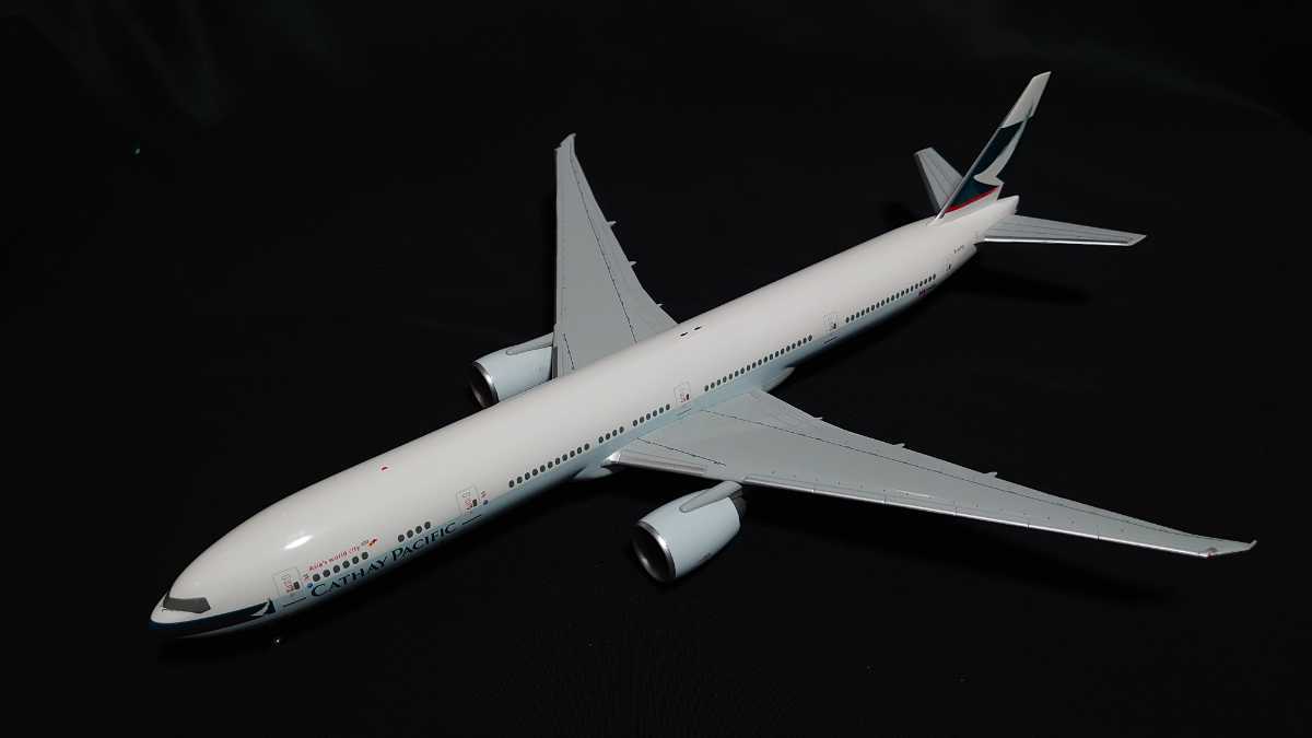 国内即発送】 キャセイパシフィック航空 1 200 B777-300ER 公式モデル