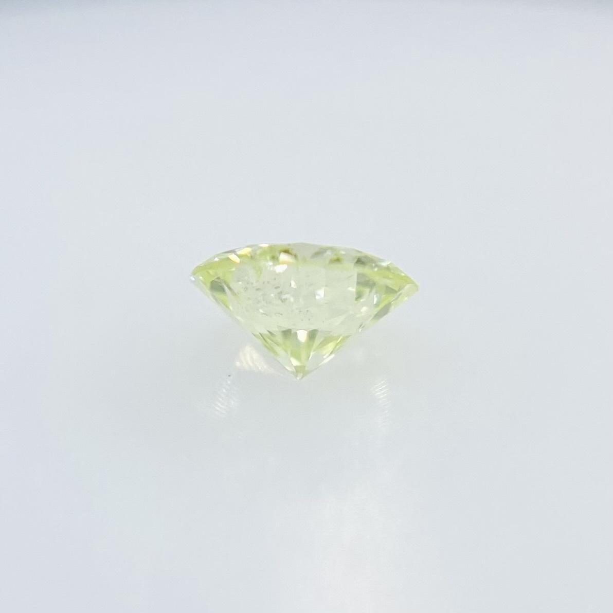 FANCY LIGHT YELLOW GREEN 0.178ct RD-