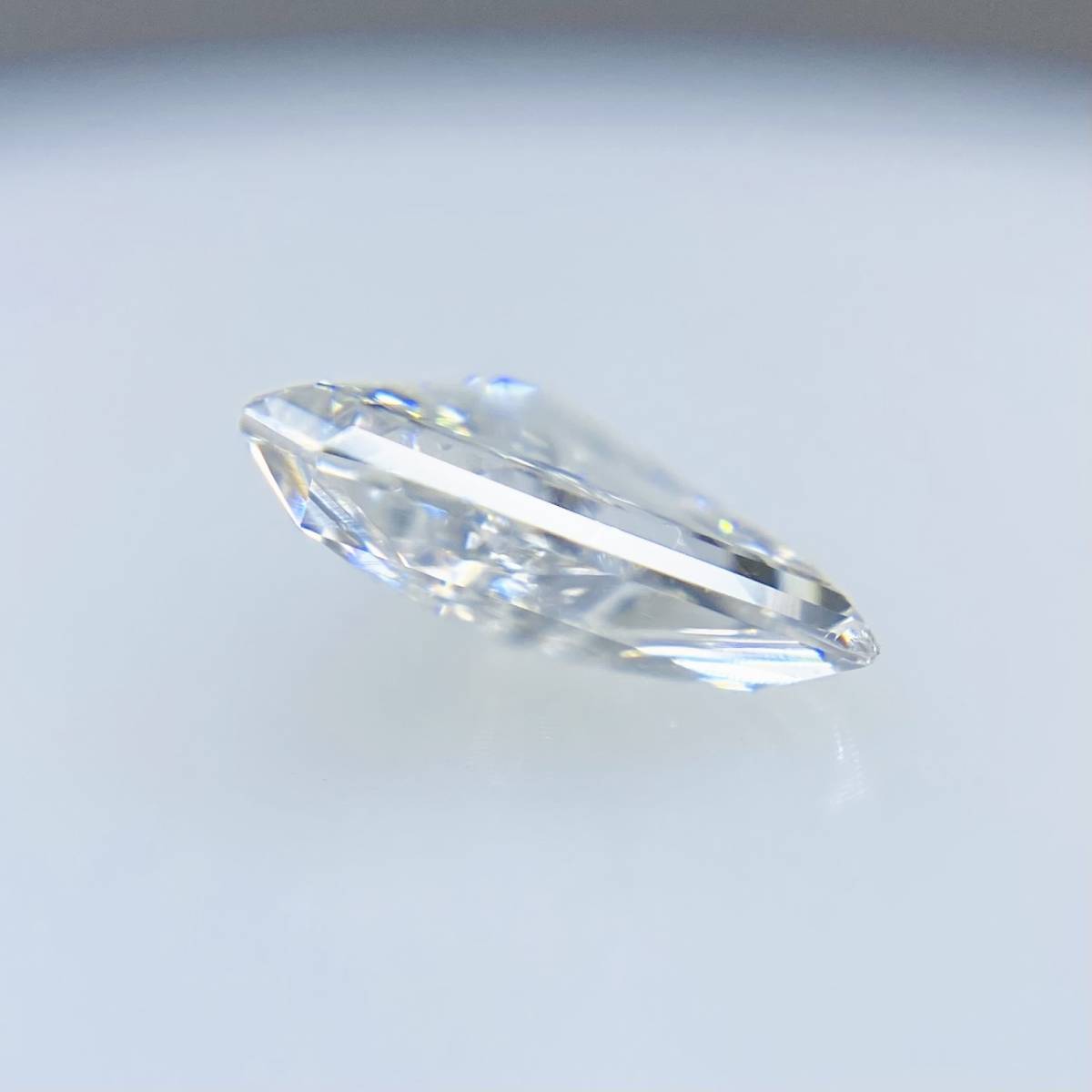 トリリアントカット！三角形 E/SI1/0.545ct/RT1775/CGL