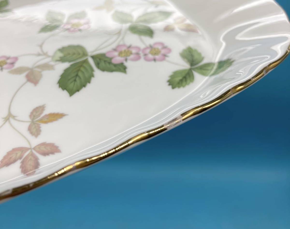 【A6318O031】WEDGWOOD ワイルドストロベリー 角皿 有田焼 ワイングラス 2点 クリーマー？ 2点 5点まとめて 花柄 かわいい 陶器_画像8