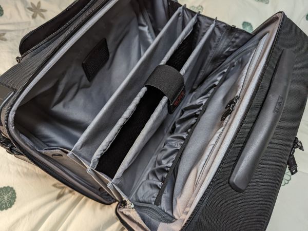 TUMI 26624D2 ALPHA2 機内持ち込みサイズの4輪キャスター付きキャリー