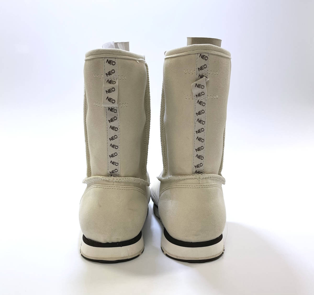 adidas Adidas mouton boots ( use item )
