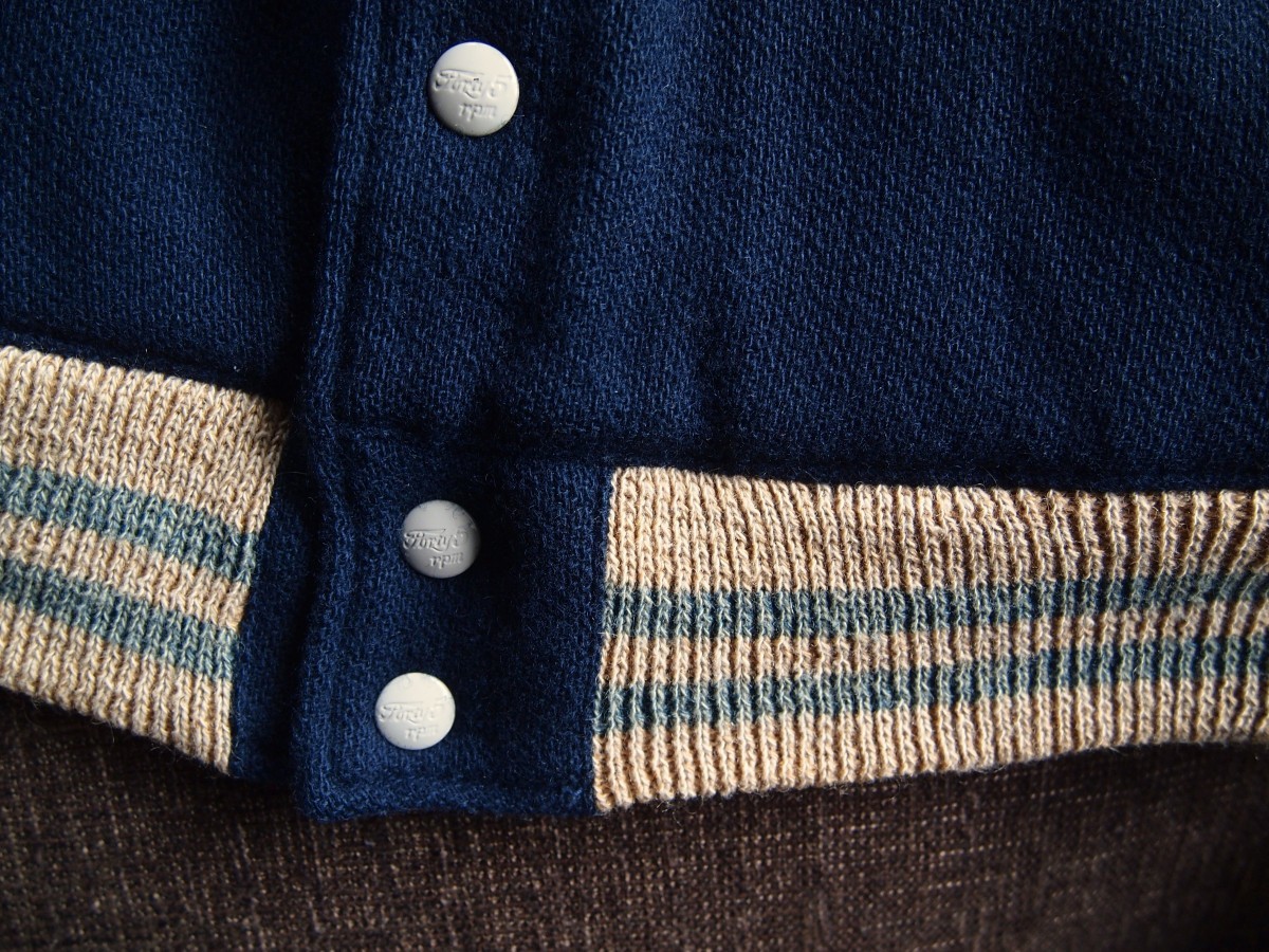 ☆プロペラ飛行機の刺繍◎ワッペン使いも可愛いレトロなスタジャン