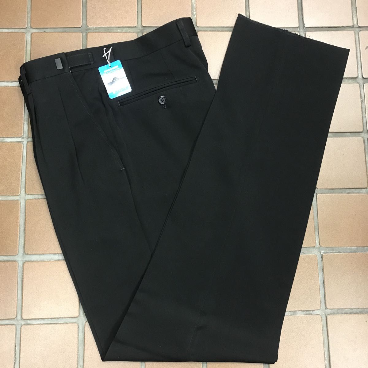 【アウトレット価格】ダブルスーツ ★激安礼服/大きいサイズ BB7/ブラック 漆黒の黒/ノーベンツ/冠婚葬祭 喪服/アジャスター付