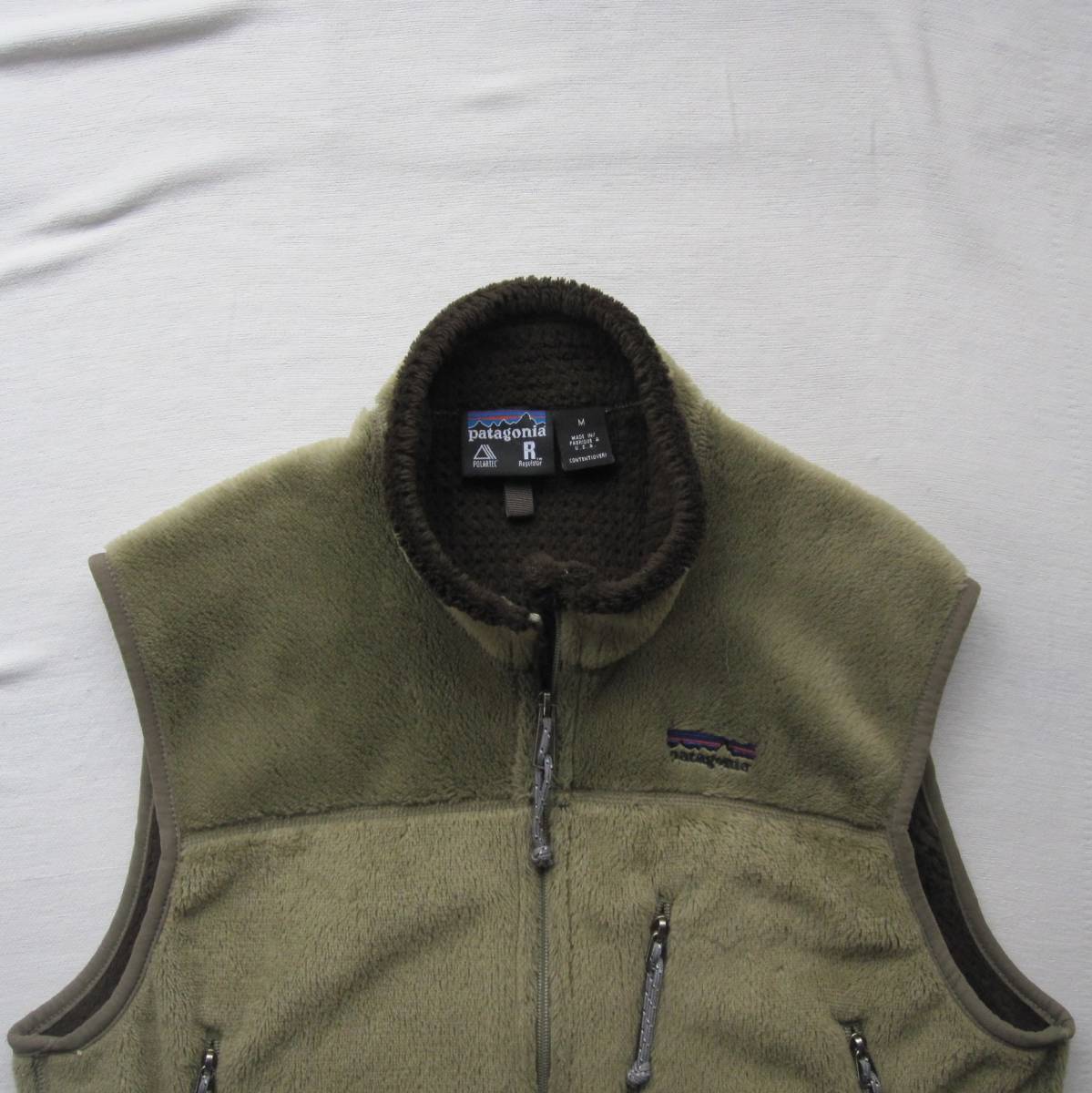 ☆'01 パタゴニア R4 ベスト (M) 2001年 フィールドグリーン / patagonia / USA製 / 刺繍タグ / ビンテージ ／ r2 レトロ