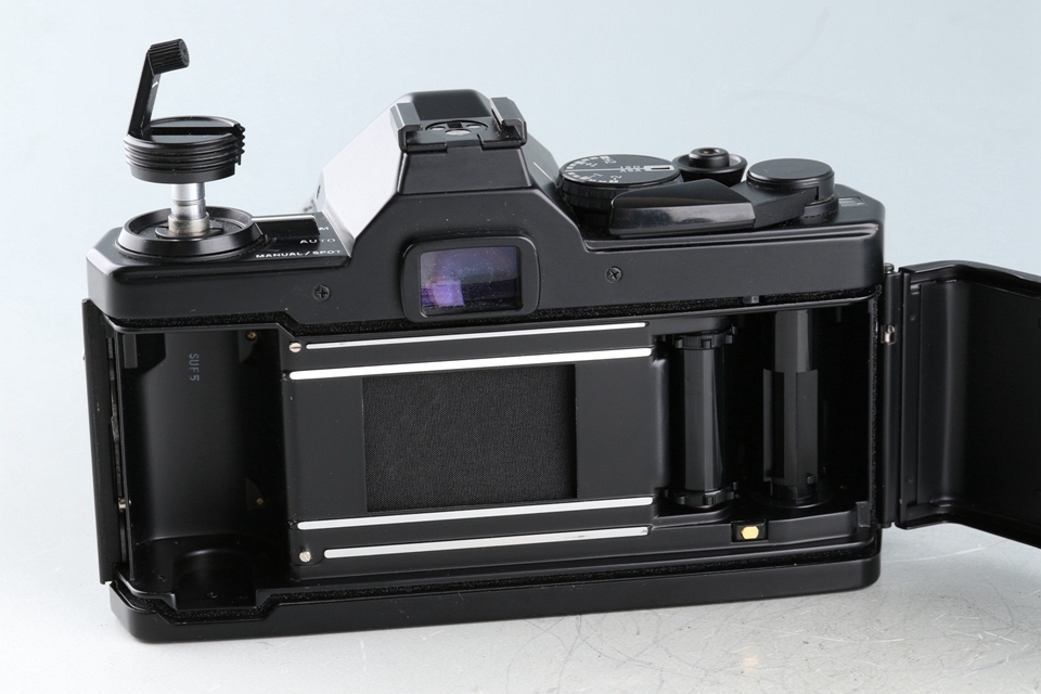 Olympus OM-2 + OM-System Zuiko Auto-Macro 50mm F/3.5 Lens #45584D5 - 7
