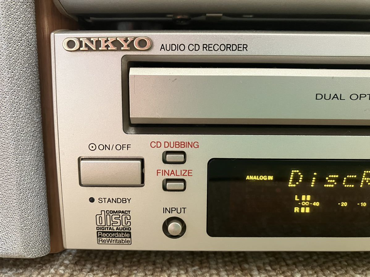 G4 送料無料 ONKYO『D-052AX スピーカー』『C-705X CDプレーヤー G4 送料無料 ONKYO『D-052AX スピーカー』『C-705X CDプレーヤー