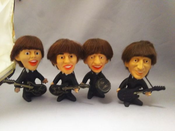 Чрезвычайно редко! Хранение The Beatles Beatles Doll / Рисунок 60 -х годов без каких -либо частей! Предмет коллекционера