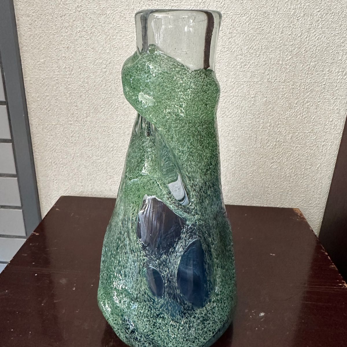 昔のグラス花瓶です。とても素敵な作品だと思います。