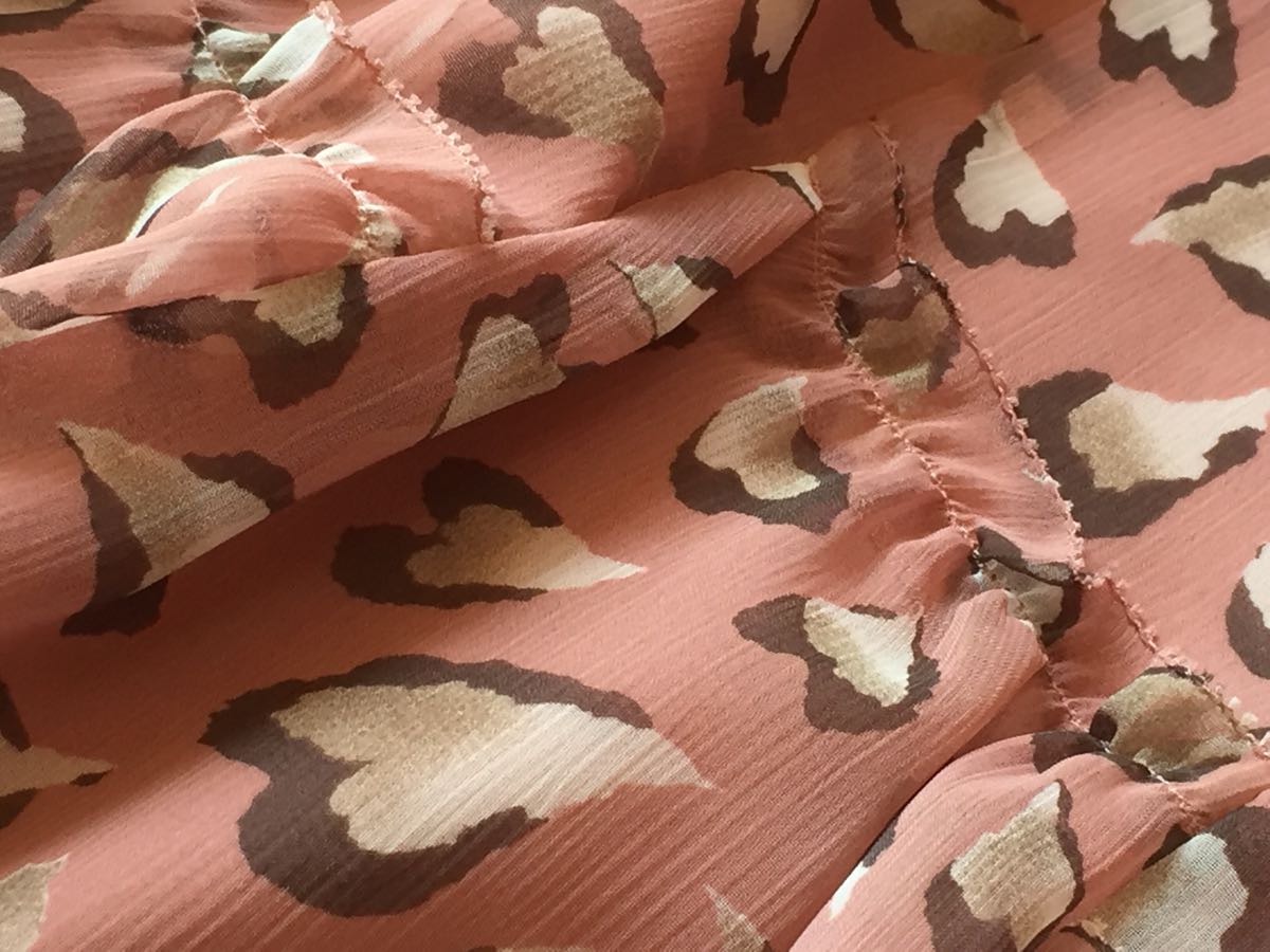 フラジール ピンクにハート型のヒョウ柄♪かわいいシフォンの軽やかスカート 三陽商会 中古_画像2