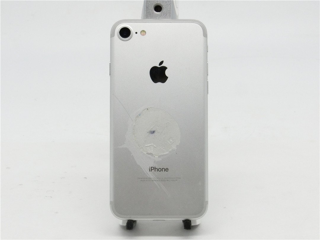 中古  Apple iPhone7 32GB    A1779 docomo利用制限〇  最大容量97％ 初期化済 送料無料  訳あり品の画像2