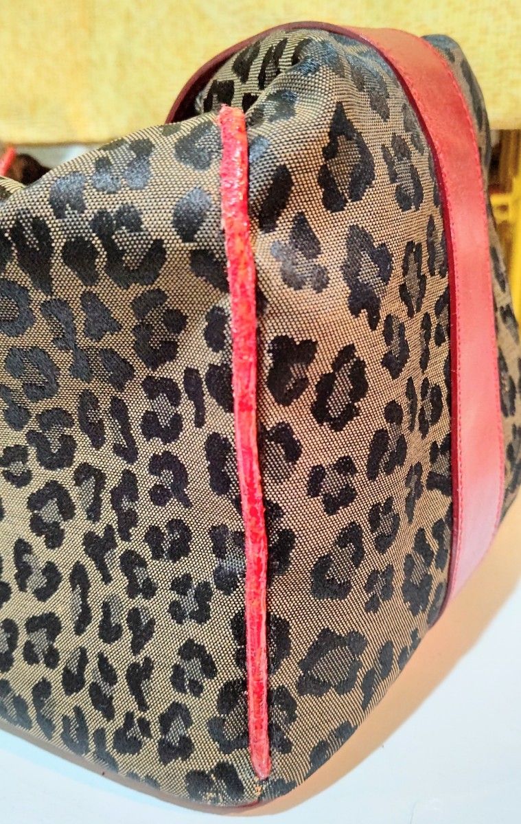 ヴィンテージ FENDI フェンディ レオパード 鍵穴金具u0026Key