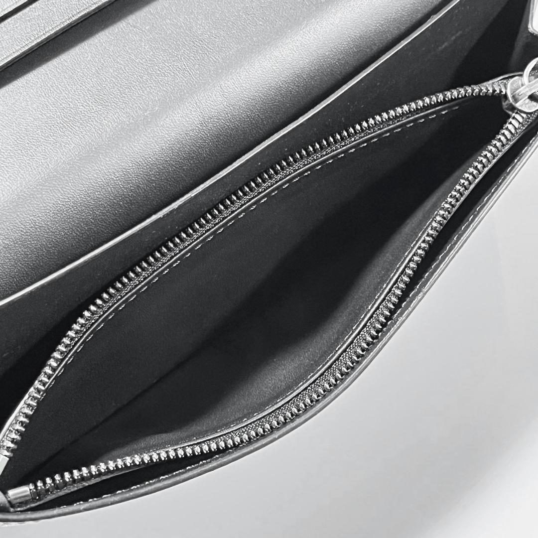 美品】BERLUTI ベルルッティ エベネ スクリットレザーロングウォレット