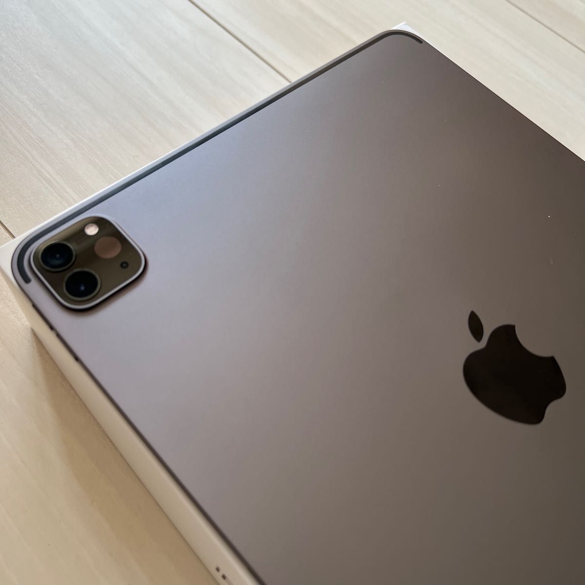 美品 iPad Pro 11インチ 第二世代 Wi-Fiモデル 付属品付き 完動 美品 iPad Pro 11インチ 第二世代 Wi-Fiモデル 付属品付き 完動