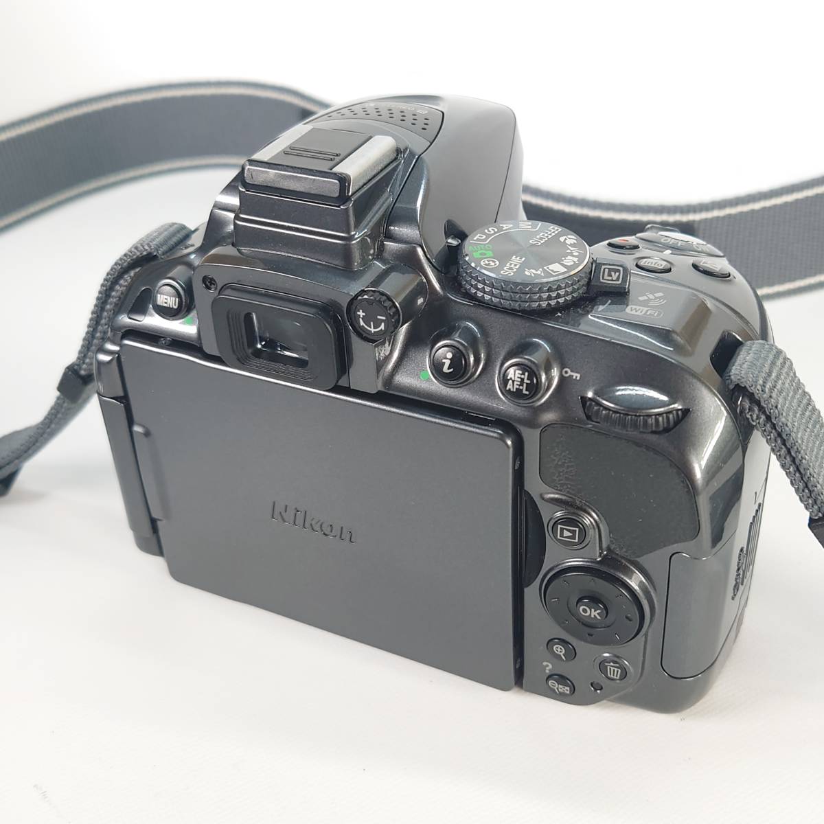 動作品 Nikon D5300 デジタル一眼レフカメラ グレー AF-S DX NIKKOR 18