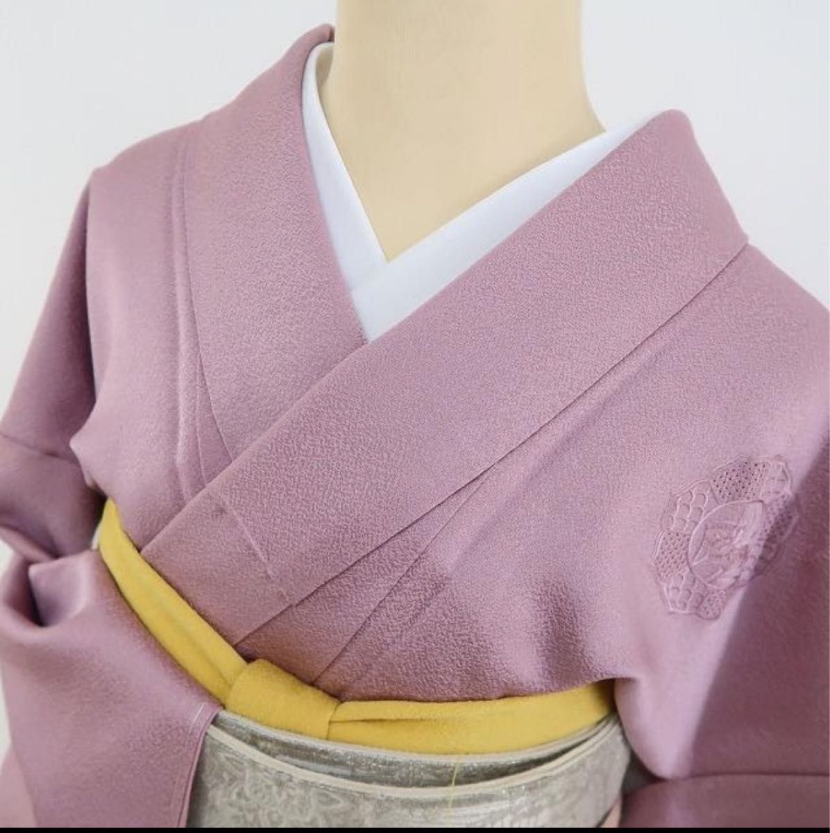 スワトウ刺繍訪問着/桜や燕子花、透かしを連れた鏡裏文 | noonanwaste.com