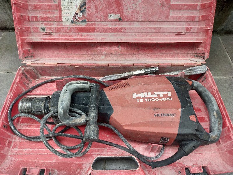 使用品 ☆ HILTI TE1000-AVR 電動コンクリートブレーカー 使用品 ☆ HILTI TE1000-AVR 電動コンクリートブレーカー