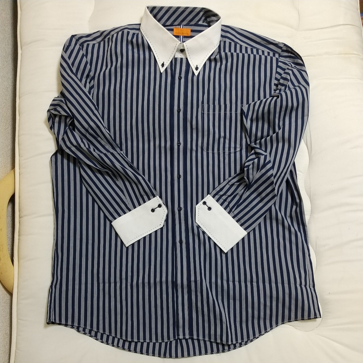 ノーブランド デザインシャツ ドレスシャツ ボタンダウン シャツ 大きいサイズ 美品 長袖 ６Ｌ 美品 紺白グレー ストライプ_画像1