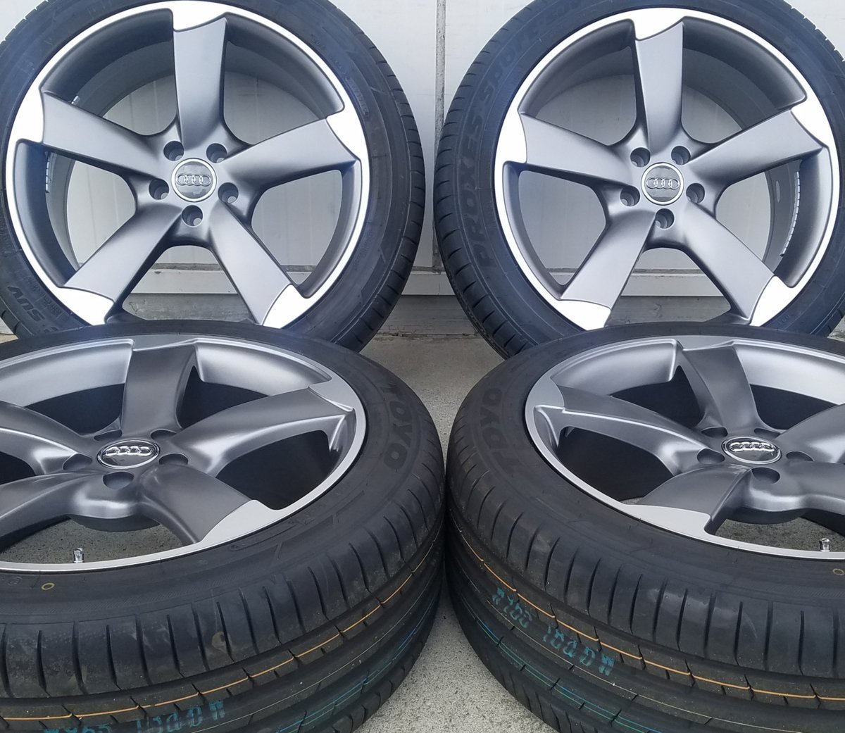 Audi Q5(FY 8R) 20インチ 国産タイヤホイールセット 20x9.0 35 112-5H