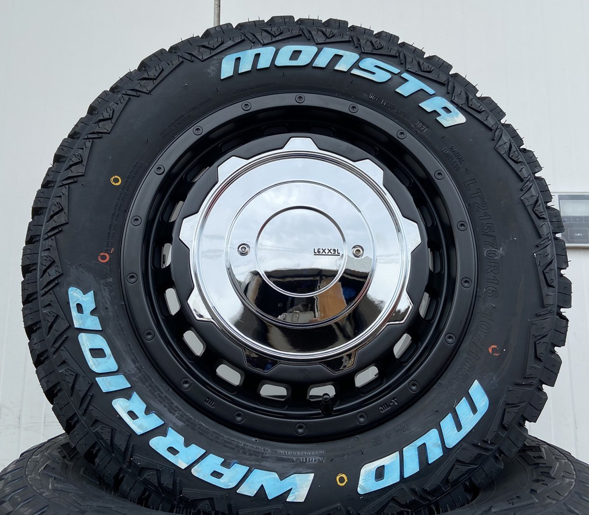 D5 エクストレイル クロスロード CX5 RAV4 LEXXEL SwaGGer Old style MONSTA MUDWARRIOR 215/70R16 235/70R16 ホワイトレター 16インチ_画像7