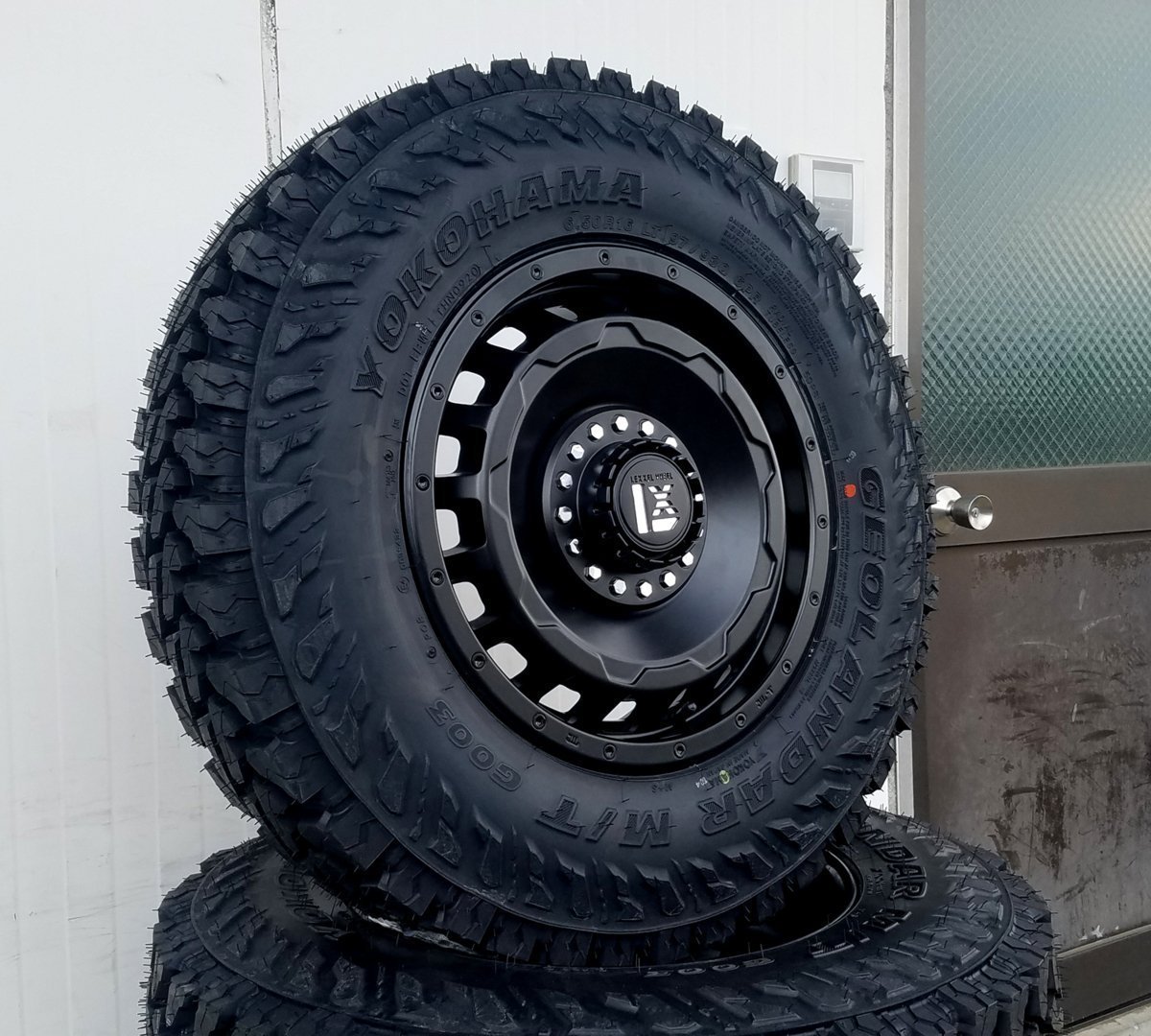 デリカ D5 エクストレイル RAV4 クロスロード ヨコハマ ジオランダー MT G003 215/70R16 タイヤホイールセット 16インチ マッドタイヤ