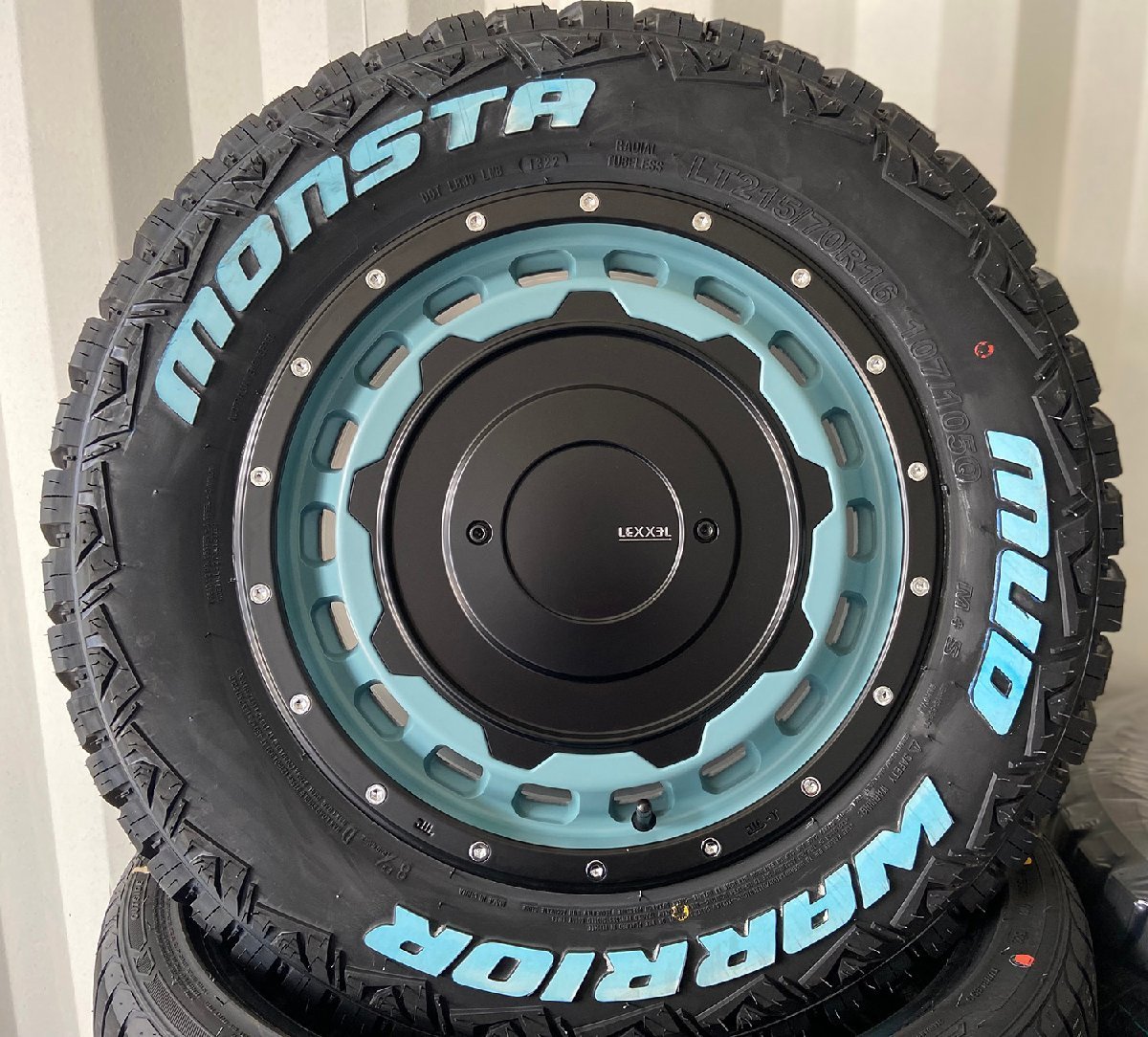 200系 ハイエース レジアスエース 16インチ SwaGGer MONSTA マッドウォーリアー 215/70R16 ホワイトレター 新品タイヤホイール 4本セット_画像2