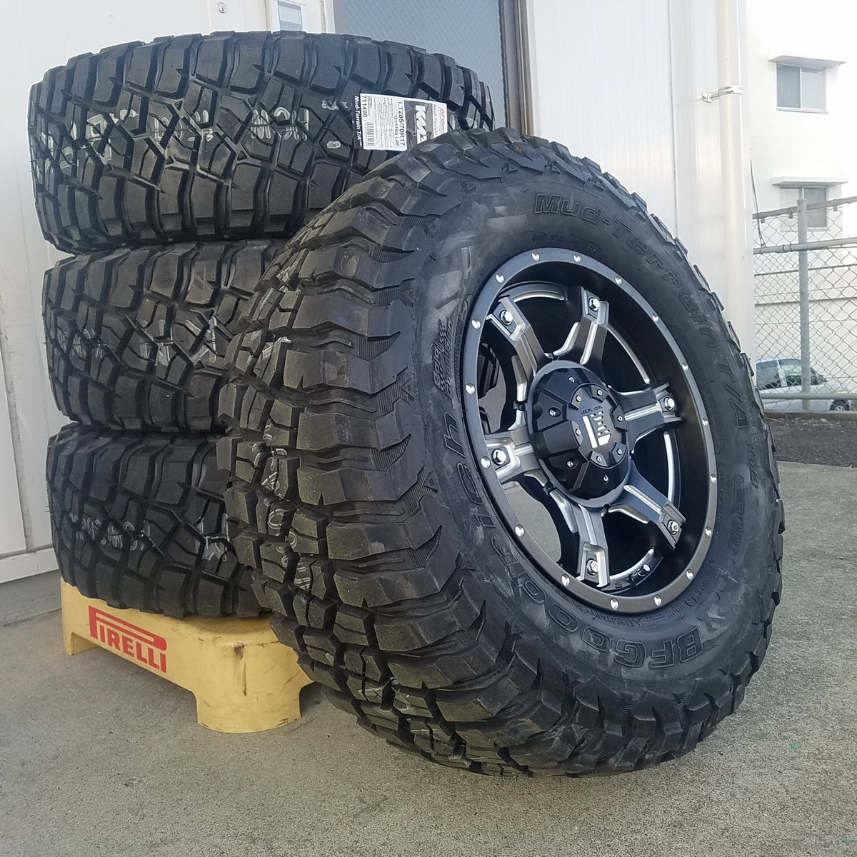 【OutLaw】JK JL ラングラー ジープ 17インチ BF グッドリッチ マッドテレーン KM3 265/70R17.285/70R17など_画像3