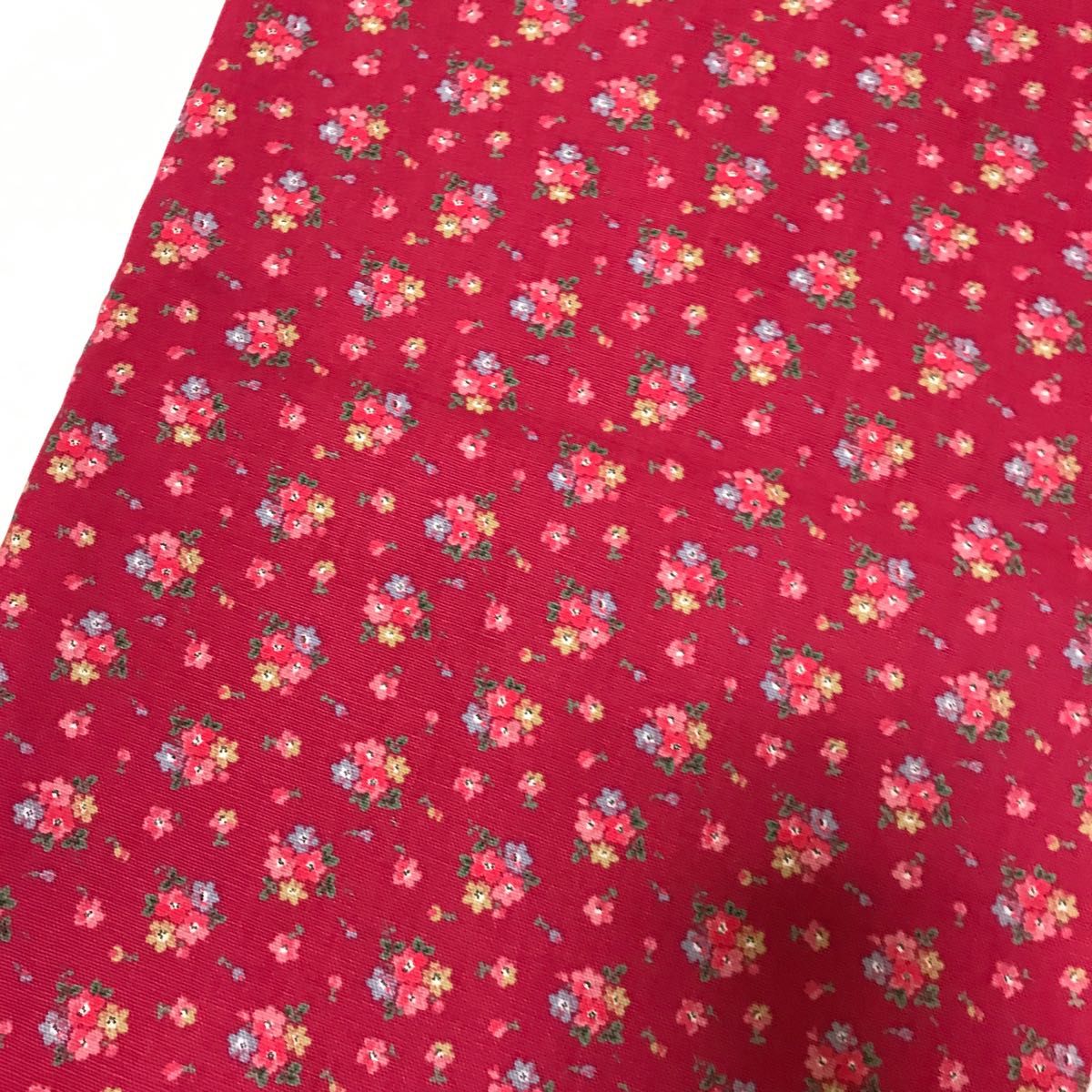 綿生地　帆布　キャスキッドソン　赤×花柄