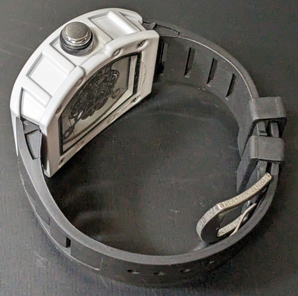 新品 腕時計 リシャールミルtype クオーツ オマージュウォッチ ラバー トノー ホワイト ブラック