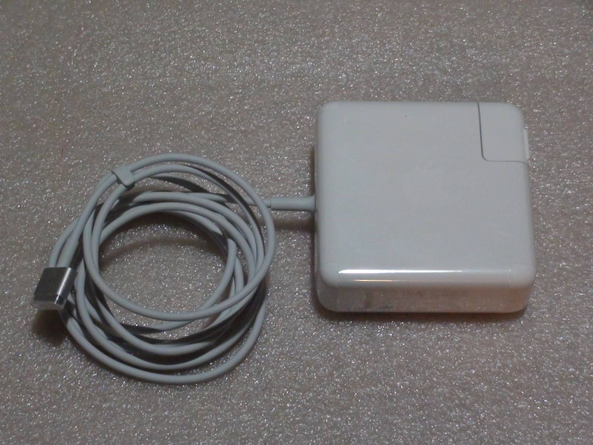 Apple Mac Book Pro charger MagSafe